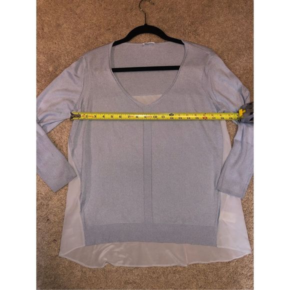 Ecru Baby Blue White Silk Cashmere Blend Sweater V-Neck Blouse Top, Size Medium - Picture 8 of 9